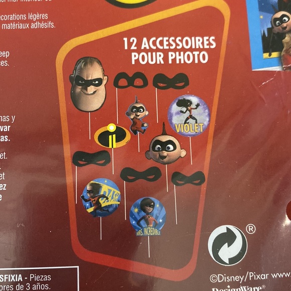 The Incredibles 2 Scene Setters with Props - Picture 2 of 4